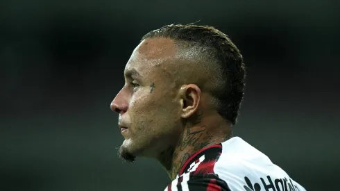 'Cebola' tem mais um ano de contrato com o Mengão.