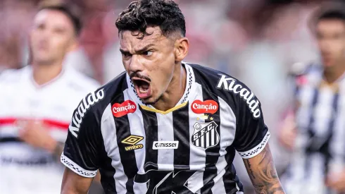 Atacante tem o futuro incerto – Foto: Raul Baretta/Santos FC.