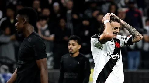 Vegetti lamenta situação em Corinthians x Vasco – Foto: Fabio Giannelli/AGIF