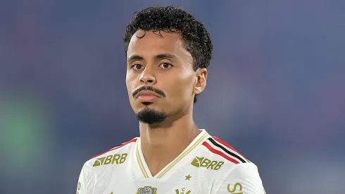 Allan, jogador do Flamengo e interesse do Galo – Foto: Thiago Ribeiro/AGIF