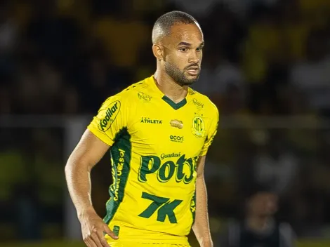 Galo mira zagueiro João Victor do Mirassol