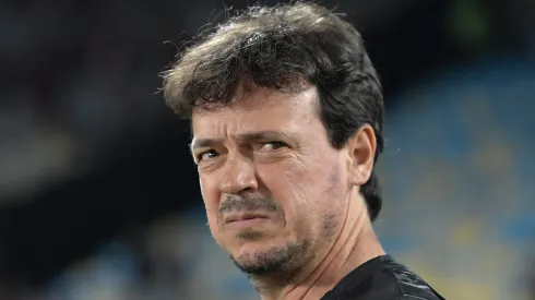 Fernando Diniz sabe da fragilidade defensiva do Vasco.