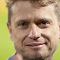 Fernando Seabra mal chegou e Coritiba faz contato ao Corinthians pela contratação do volante Charles