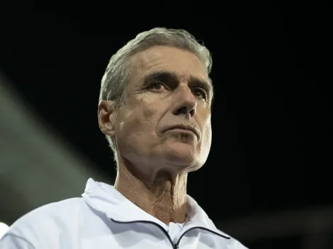 Luis Castro faz lista de reforços para a diretoria