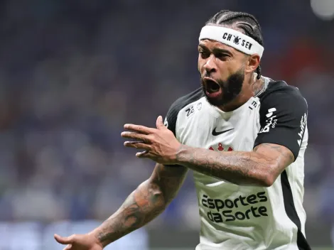 Memphis Depay se irrita ao ser substituído por Dorival Júnior em Corinthians x Vasco