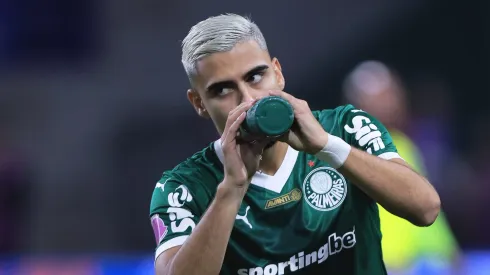 Andreas Pereira será titular no clássico – Foto: Ettore Chiereguini/AGIF.