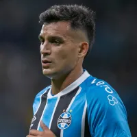 Sem propostas, Cristaldo permanece no Grêmio e será avaliado por Luís Castro 