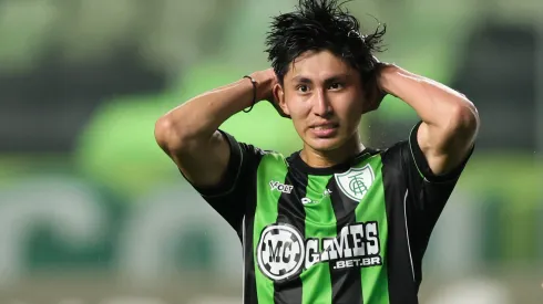 MG – BELO HORIZONTE – 03/11/2025 – BRASILEIRO B 2025, AMERICA-MG X NOVORIZONTINO – Miguelito jogador do America-MG lamenta durante partida contra o Novorizontino no estadio Independencia pelo campeonato Brasileiro B 2025. Foto: Gilson Lobo/AGIF