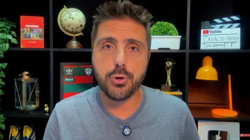 Jorge Nicola durante vídeo no YouTube