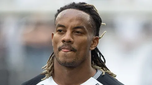 André Carrillo jogador do Corinthians lamenta durante partida contra o Juventude no estadio Arena Corinthians pelo campeonato Brasileiro A 2025. Foto: Joisel Amaral/AGIF