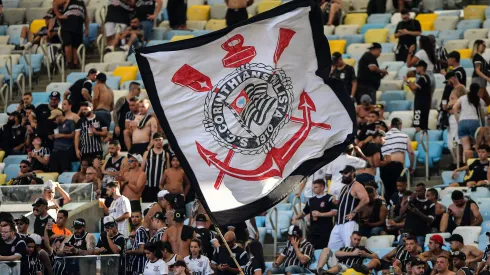 Torcida do Corinthians durante partida contra Flamengo no estadio Maracana pelo campeonato Brasileiro A 2024. Foto: Thiago Ribeiro/AGIF