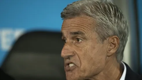 Luís Castro foi anunciado e, desde então, Grêmio vai promovendo reformulação no Clube