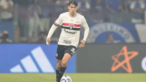 MG – BELO HORIZONTE – 30/08/2025 – BRASILEIRO A 2025, CRUZEIRO X SAO PAULO – Ferraresi jogador do Sao Paulo durante partida contra o Cruzeiro no estadio Mineirao pelo campeonato Brasileiro A 2025. Foto: Gilson Lobo/AGIF