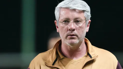 Treinador já foi comunicado – Foto: Gilson Lobo/AGIF.