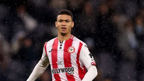 Gustavo Nunes em ação em partida diante do City