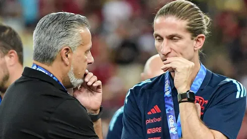 BAP deve se reunir na próxima semana para resolver situações de Filipe Luís e José Boto.