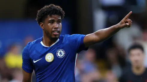 Andrey Santos pelo Chelsea. (Photo by Eddie Keogh/Getty Images)