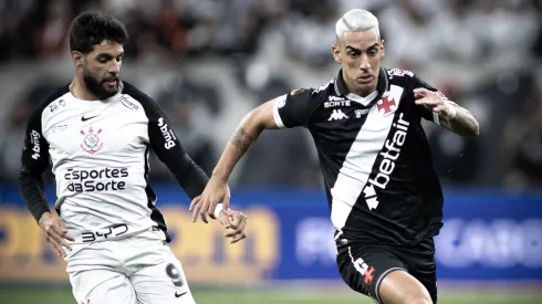 Yuri Alberto e Puma Rodríguez no jogo de ida da decisão em Itaquera