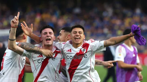 Echeverri e Mastantuono, joias argeninas na época do River Plate – Foto: Daniel Jayo/Getty Images