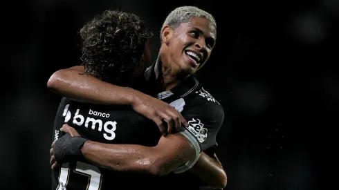 Nuno Moreira e Barros são dois do Vasco que podem sentir o gostinho de ser campeão pela 1ª vez logo mais no Maracanã