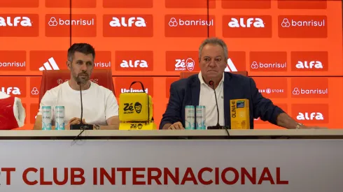 Pezzolano e Abelão entram em acordo por 4 jogadores que não devem ser usados no SCI em 2026 – Foto: Filipe Maciel/SCI