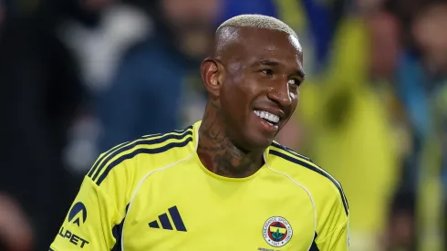 Anderson Talisca, atacante do Fenerbahçe – Foto: Ahmad Mora/Getty Images