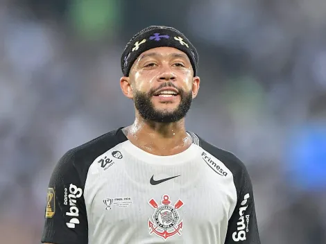 Memphis Depay e Coutinho discutem em Vasco x Corinthians