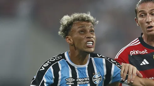 Bitello, volante do Dinamo Moscou em partida pelo Grêmio (Foto: Wagner Meier/Getty Images)