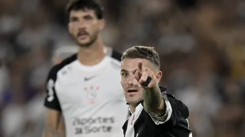 RJ – RIO DE JANEIRO – 21/12/2025 – COPA DO BRASIL 2025, VASCO X CORINTHIANS – Vegetti jogador do Vasco durante partida contra o Corinthians no estadio Maracana pelo campeonato Copa Do Brasil 2025. Foto: Alexandre Loureiro/AGIF