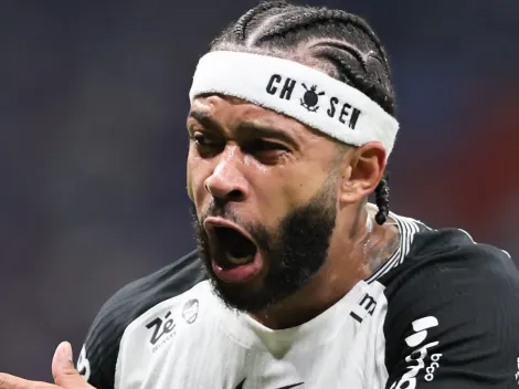 Memphis Depay se emociona ao vivo com Corinthians campeão e cutuca diretoria