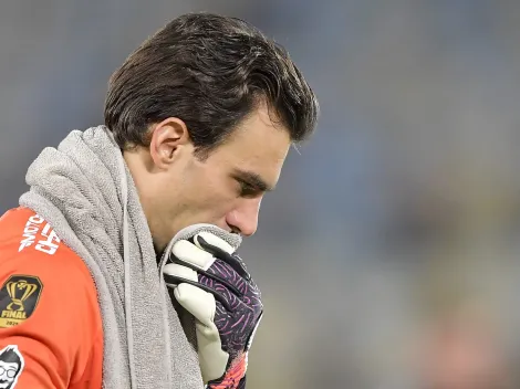 Denílson critica falha de Léo Jardim em Vasco x Corinthians