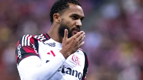 Juninho, ex-jogador do Flamengo, comemora seu gol durante partida contra o Sport no estadio Arena Pernambuco pelo campeonato Brasileiro A 2025. Foto: Rafael Vieira/AGIF