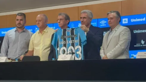 Luís Castro foi apresentado oficialmente pelo Grêmio – Foto: Bolavip Brasil/Better Collective