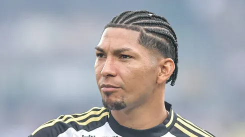 Rony em campo pelo Galo.