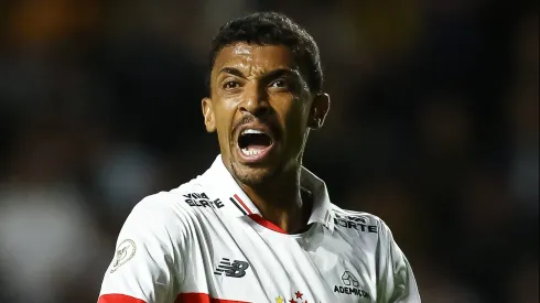 Luiz Gustavo está de saída do São Paulo e interessa ao Internacional para 2026