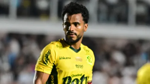 Danielzinho jogador do Mirassol durante partida contra o Santos no estadio Vila Belmiro pelo campeonato Brasileiro A 2025. Foto: Jota Erre/AGIF