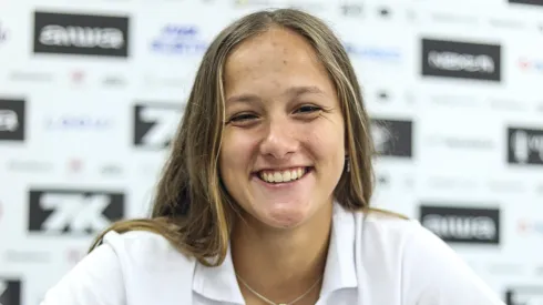 Barbara Cuzzuol segue no clube até 2027 – Foto: Reinaldo Campos/Santos FC