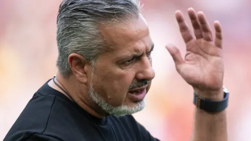 José Boto diretor de futebol do Flamengo durante partida contra o Gremio no estadio Maracana pelo campeonato Brasileiro A 2025. Foto: Jorge Rodrigues/AGIF