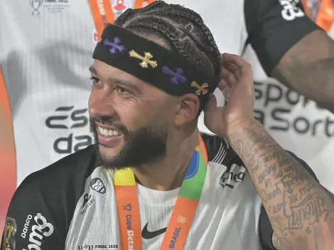 Conselheiros do Corinthians exigem rescisão de Memphis Depay, mas Stabile descarta