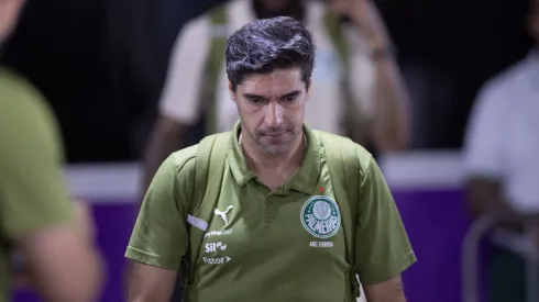 CE – FORTALEZA – 07/12/2025 – BRASILEIRO A 2025, CEARA X PALMEIRAS – Abel Ferreira tecnico do Palmeiras durante partida contra o Ceara no estadio Arena Castelao pelo campeonato Brasileiro A 2025. Foto: Baggio Rodrigues/AGIF