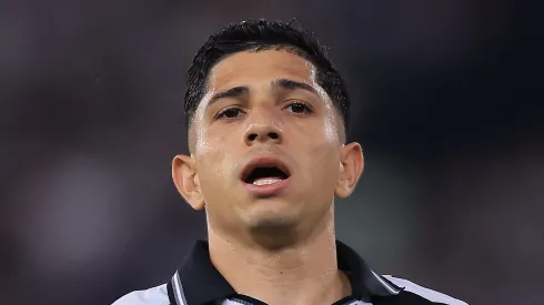 Savarino, atacante do Botafogo em partida pelo campeonato brasileiro (Foto: Buda Mendes/Getty Images)