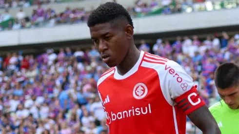 Vitão, zagueiro do Inter em partida pelo campeonato brasileiro (Foto: Ricardo Duarte / Internacional)