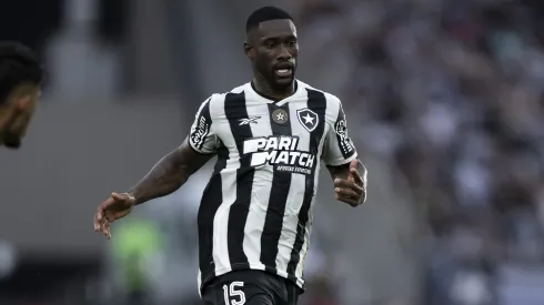 Bastos atuou apenas uma vez na temporada por problema crônico no joelho