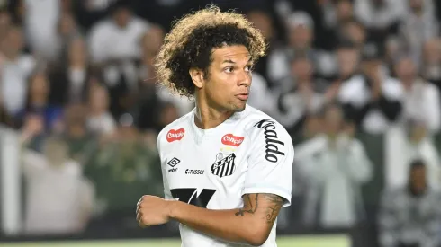 Willian Arão com a camisa do Santos em 2025. Foto: Jota Erre/AGIF