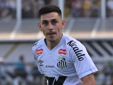 Escobar vê cenário virar e fecha temporada como reserva no Santos