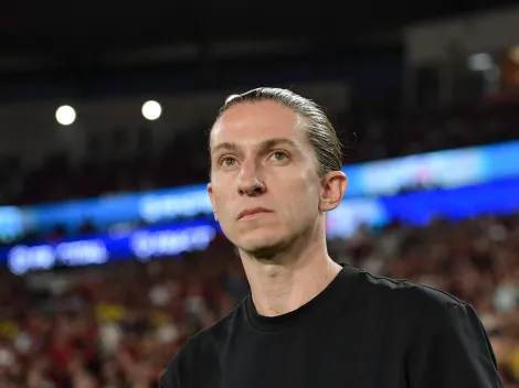 Vidente prevê destino de Filipe Luís no Flam