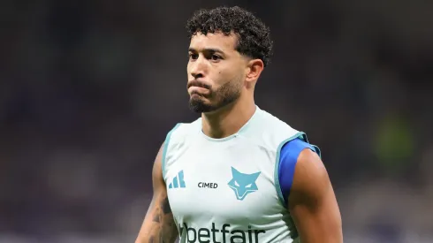 William jogador do Cruzeiro durante aquecimento antes da partida contra o Internacional no estadio Mineirao pelo campeonato Brasileiro A 2025. Foto: Gilson Lobo/AGIF