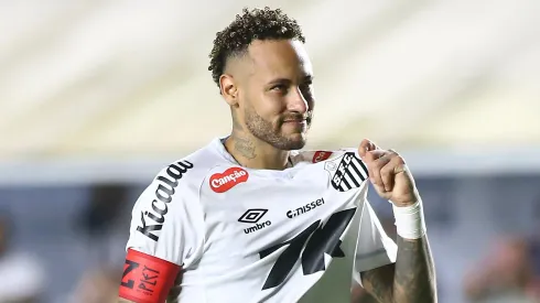 SP – SANTOS – 28/11/2025 – BRASILEIRO A 2025, SANTOS X SPORT – Neymar Jr jogador do Santos durante partida contra o Sport no estadio Vila Belmiro pelo campeonato Brasileiro A 2025. Foto: Mauricio De Souza/AGIF