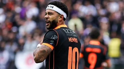 Memphis Depay, jogador do Corinthians durante partida contra o Ceara no estadio Arena Corinthians pelo campeonato Brasileiro A 2025. Foto: Fabio Giannelli/AGIF