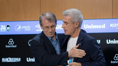 Odorico Roman ao lado do técnico Luís Castro.